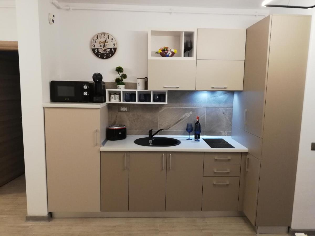 Luxury Kln By Alezzi Mamaia Nord Apartment Navodari Exterior photo